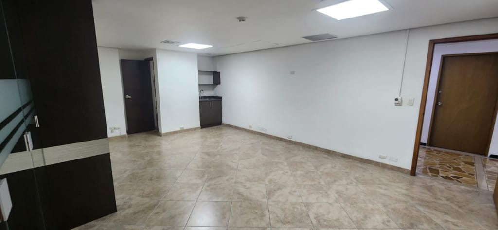 Oficina en arriendo en Villa Carlota, Medellín, 43 m² · foto 2 de 12