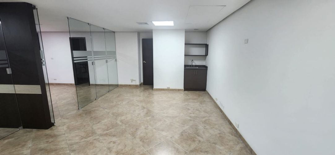 Oficina en arriendo en Villa Carlota, Medellín, 43 m² · foto 4 de 12
