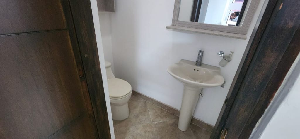 Oficina en arriendo en Villa Carlota, Medellín, 43 m² · foto 6 de 12