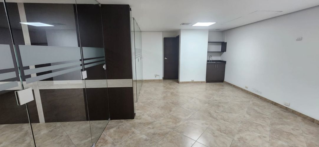 Oficina en arriendo en Villa Carlota, Medellín, 43 m² · foto 11 de 12