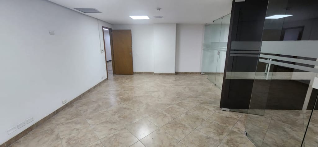 Oficina en arriendo en Villa Carlota, Medellín, 43 m² · foto 12 de 12
