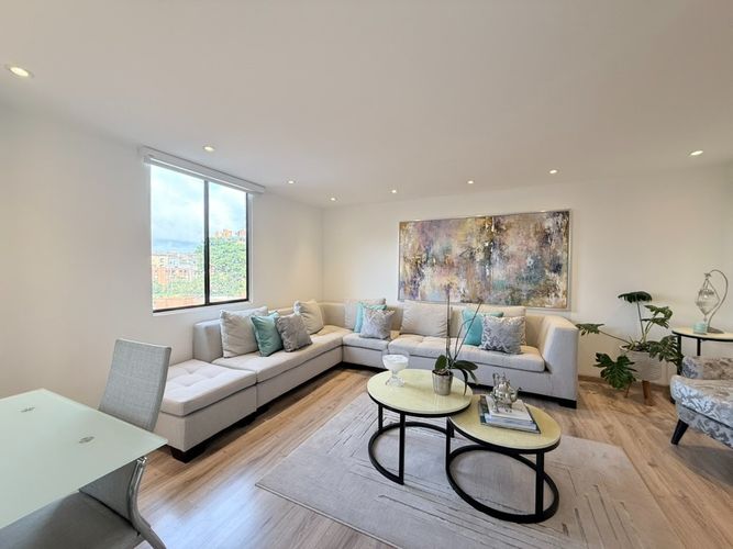 Apartamento de 3 alcobas en venta en Cedritos, Bogotá, 141 m² · foto 4 de 24