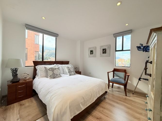 Apartamento de 3 alcobas en venta en Cedritos, Bogotá, 141 m² · foto 18 de 24