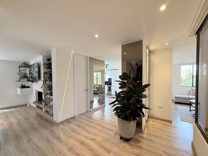 Apartamento de 3 alcobas en venta en Cedritos, Bogotá, 141 m² · foto 11 de 24