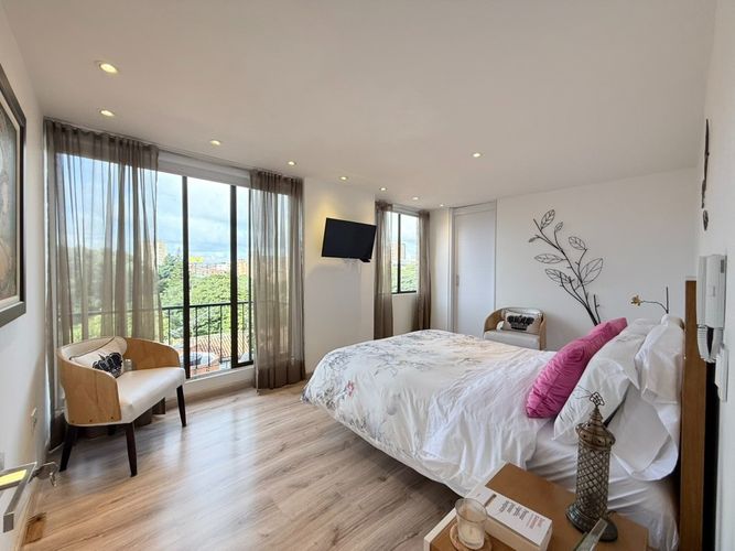 Apartamento de 3 alcobas en venta en Cedritos, Bogotá, 141 m² · foto 14 de 24