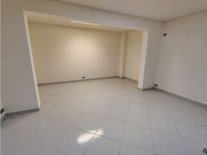 Local en arriendo en Colombia, Medellín, 50 m² · foto 2 de 6