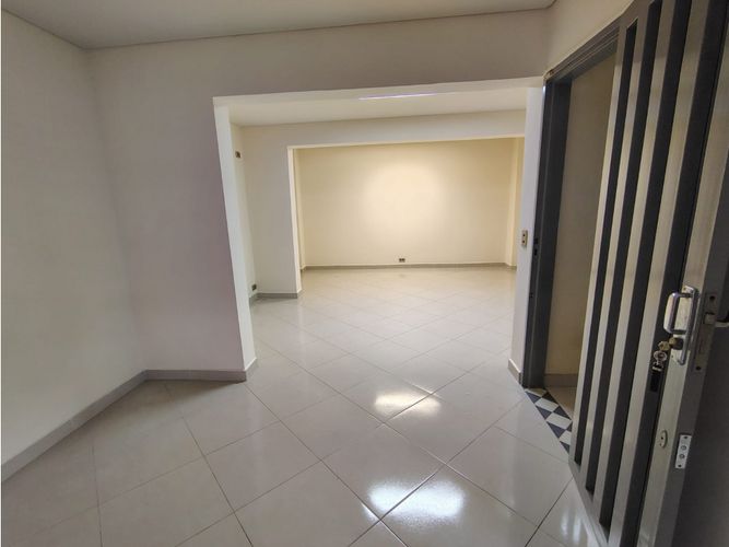 Local en arriendo en Colombia, Medellín, 50 m² · foto 3 de 6