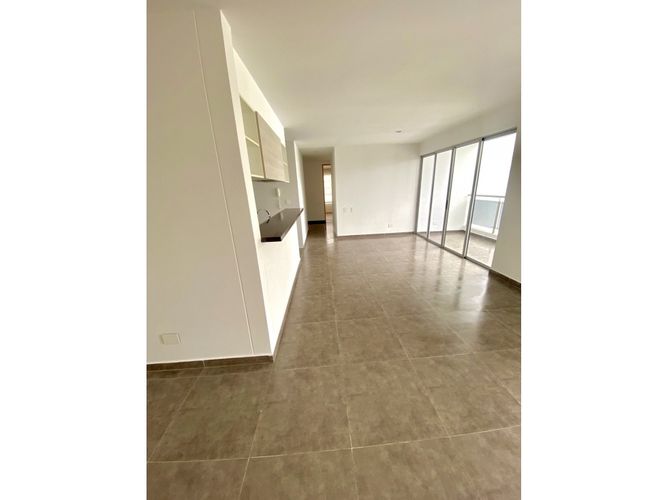Apartamento de 3 alcobas en venta en Cañaveral, Floridablanca, 98 m² · foto 2 de 11