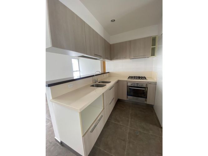 Apartamento de 3 alcobas en venta en Cañaveral, Floridablanca, 98 m² · foto 4 de 11