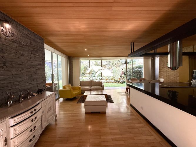 Casa de 4 alcobas en venta en Loma Del Chocho, Envigado, 345 m² · foto 6 de 24