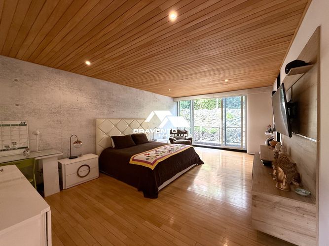 Casa de 4 alcobas en venta en Loma Del Chocho, Envigado, 345 m² · foto 11 de 24