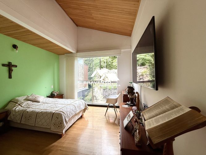 Casa de 4 alcobas en venta en Loma Del Chocho, Envigado, 345 m² · foto 13 de 24