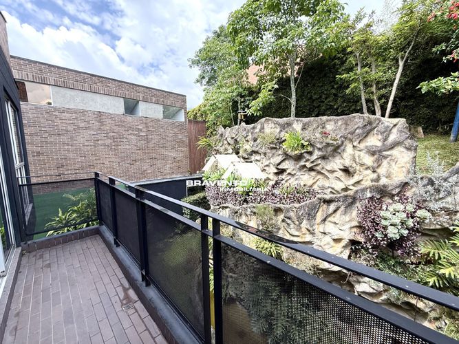 Casa de 4 alcobas en venta en Loma Del Chocho, Envigado, 345 m² · foto 17 de 24