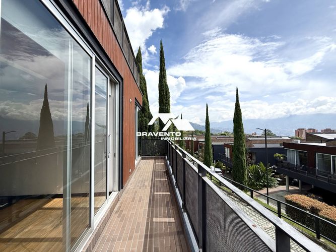 Casa de 4 alcobas en venta en Loma Del Chocho, Envigado, 345 m² · foto 18 de 24