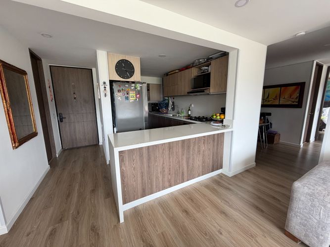 Apartamento de 3 alcobas en venta en Alameda, Bogotá, 95 m² · foto 2 de 24