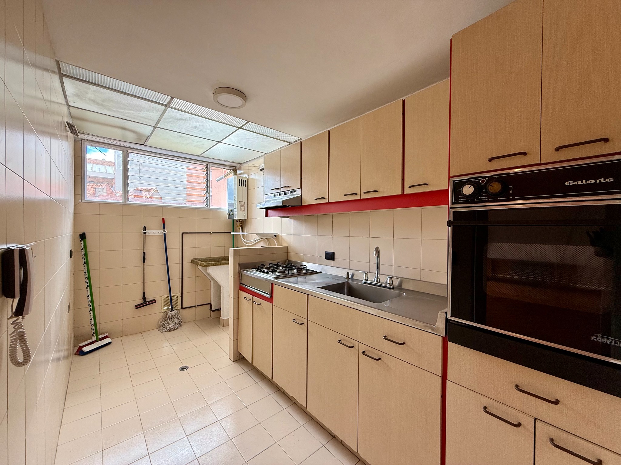 Apartamento en venta en Los Cedros, Bogotá · foto 3 de 10