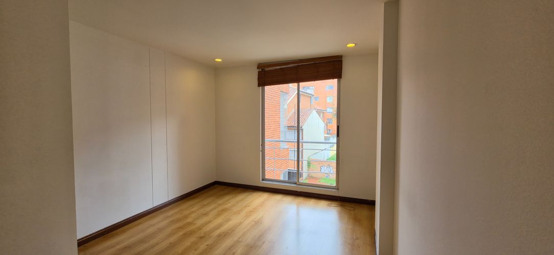 Apartamento de 2 alcobas en venta en Cedritos, Bogotá, 66 m² · foto 3 de 24
