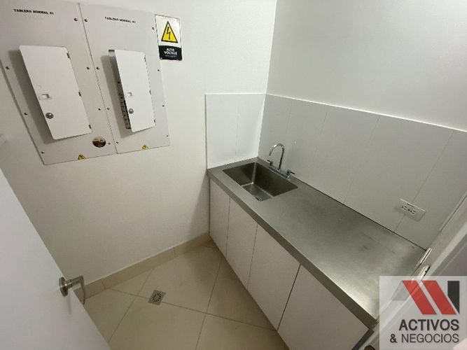 Oficina en arriendo en La Florida, Medellín, 92 m² · foto 7 de 8