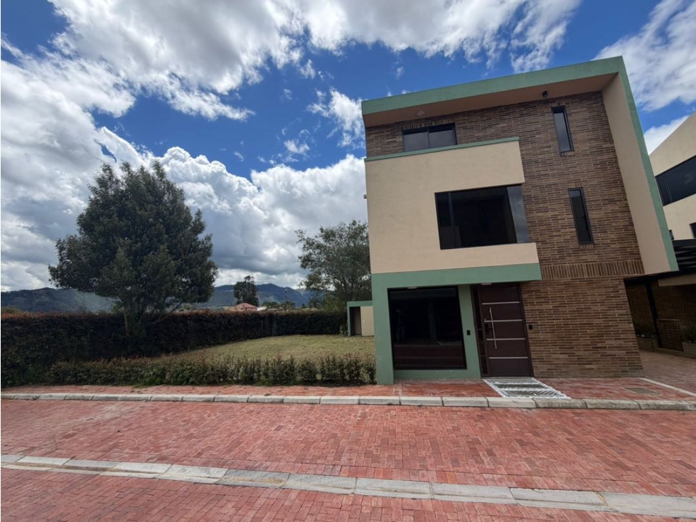 Casa en venta en Canelon, Cajicá · foto 2 de 24