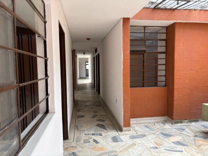 Casa de 8 alcobas en venta en Guayaquil, Cali, 310 m² · foto 16 de 24