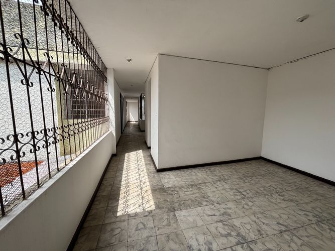 Casa de 8 alcobas en venta en Guayaquil, Cali, 310 m² · foto 19 de 24