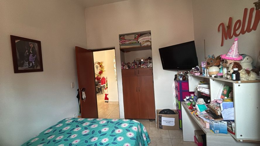 Casa de 7 alcobas en venta en Candelaria, 218 m² · foto 4 de 24