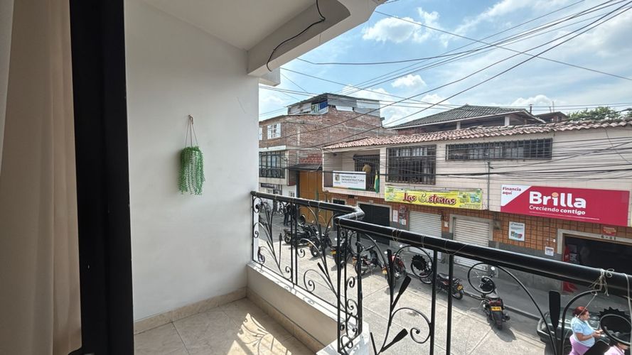 Casa de 7 alcobas en venta en Candelaria, 218 m² · foto 14 de 24