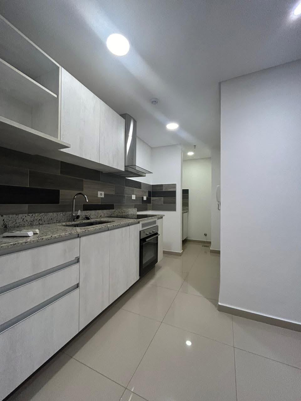 Amplio dpto de 1 dormitorio Barrio Las Mercedes — foto 2