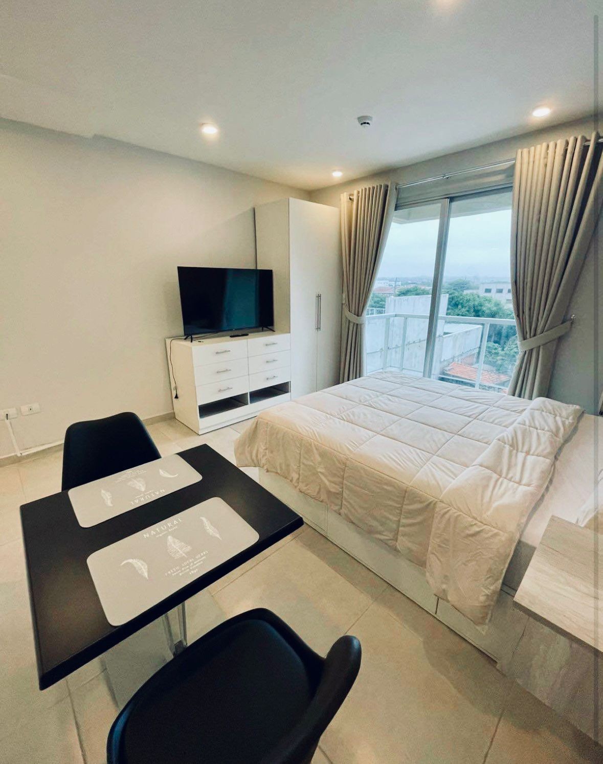 EN ALQUILER  Departamento Monoambiente Amoblado – Ycuá Satí — foto 2