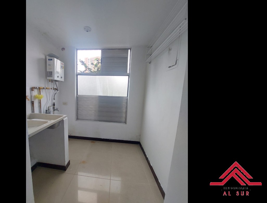 Apartment for sale in Loma De San Julian, Medellín 2