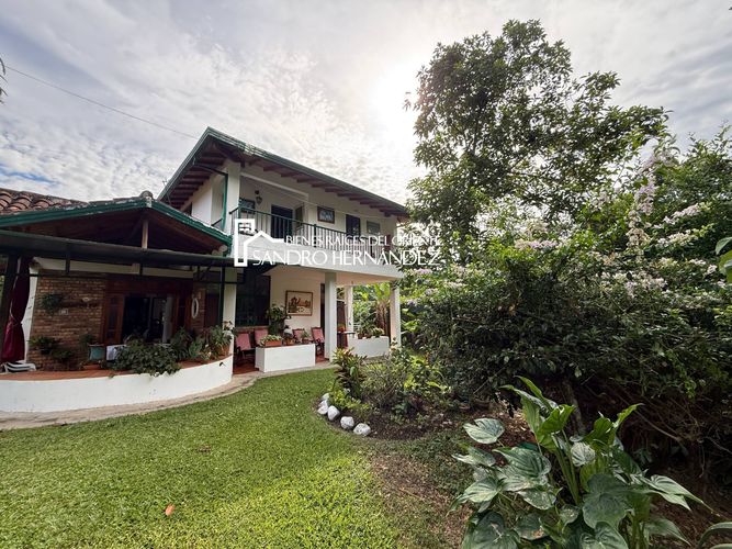 Casa de 4 alcobas en venta en Campo Verde, Piedecuesta, 241 m² · foto 3 de 24
