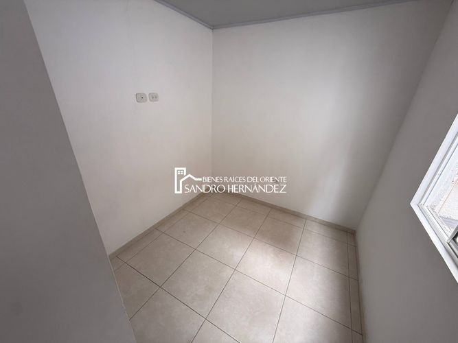 Casa de 10 alcobas en venta en El Tejar, Bucaramanga, 174 m² · foto 3 de 24