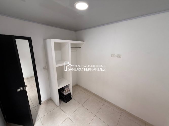 Casa de 10 alcobas en venta en El Tejar, Bucaramanga, 174 m² · foto 5 de 24