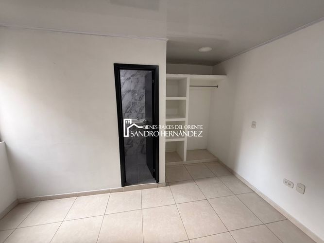 Casa de 10 alcobas en venta en El Tejar, Bucaramanga, 174 m² · foto 8 de 24