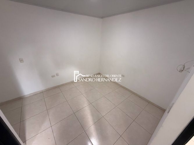Casa de 10 alcobas en venta en El Tejar, Bucaramanga, 174 m² · foto 9 de 24