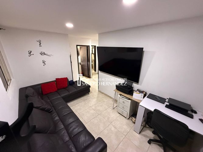 Casa de 10 alcobas en venta en El Tejar, Bucaramanga, 174 m² · foto 13 de 24