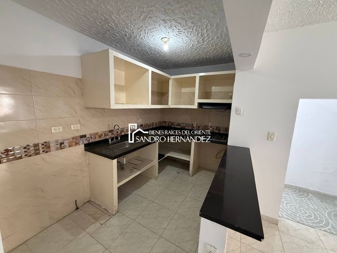 Casa de 10 alcobas en venta en El Tejar, Bucaramanga, 174 m² · foto 14 de 24