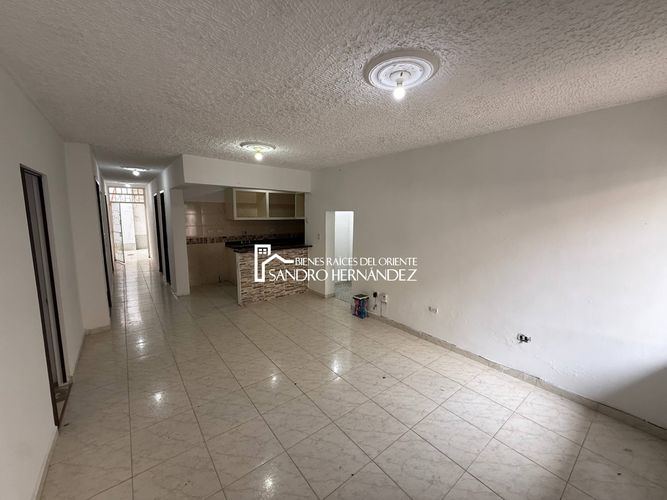 Casa de 10 alcobas en venta en El Tejar, Bucaramanga, 174 m² · foto 17 de 24