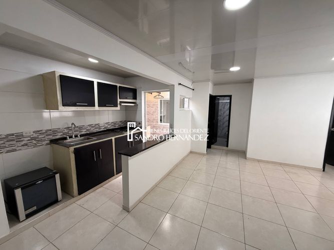 Casa de 10 alcobas en venta en El Tejar, Bucaramanga, 174 m² · foto 19 de 24