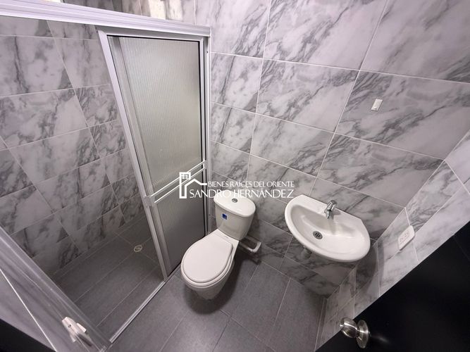 Casa de 10 alcobas en venta en El Tejar, Bucaramanga, 174 m² · foto 20 de 24