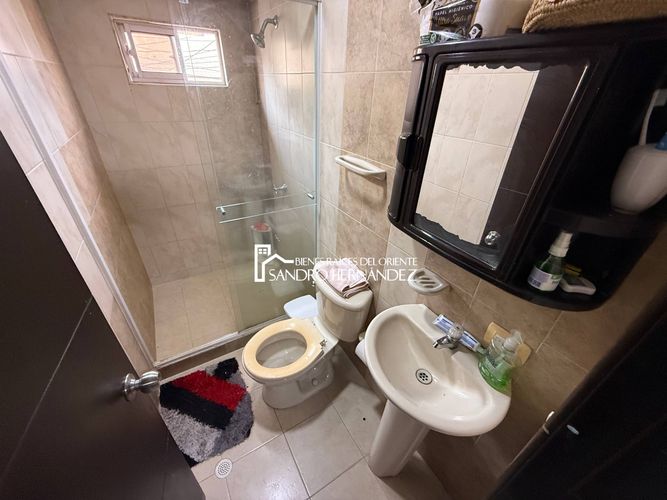 Casa de 10 alcobas en venta en El Tejar, Bucaramanga, 174 m² · foto 24 de 24