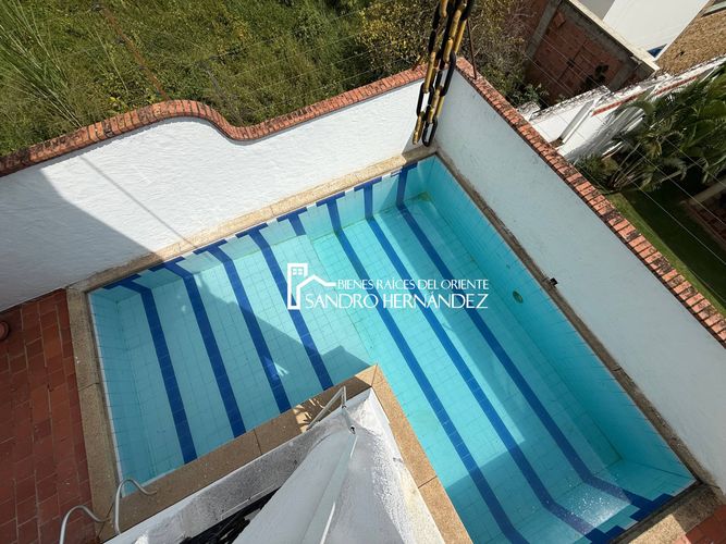 Casa de 5 alcobas en venta en Lagos Del Cacique, Bucaramanga, 432 m² · foto 2 de 20