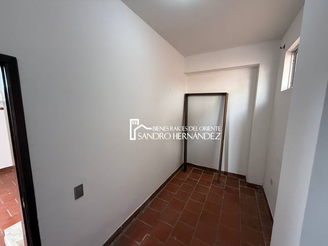 Casa de 5 alcobas en venta en Lagos Del Cacique, Bucaramanga, 432 m² · foto 5 de 20