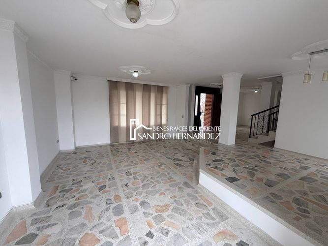 Casa de 5 alcobas en venta en Lagos Del Cacique, Bucaramanga, 432 m² · foto 11 de 20