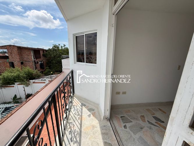 Casa de 5 alcobas en venta en Lagos Del Cacique, Bucaramanga, 432 m² · foto 12 de 20