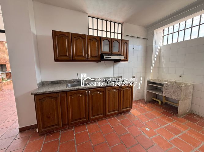 Casa de 5 alcobas en venta en Lagos Del Cacique, Bucaramanga, 432 m² · foto 15 de 20