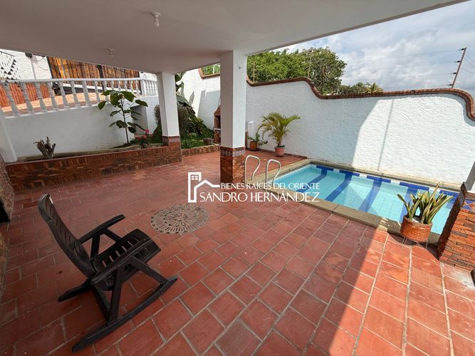 Casa de 5 alcobas en venta en Lagos Del Cacique, Bucaramanga, 432 m² · foto 17 de 20