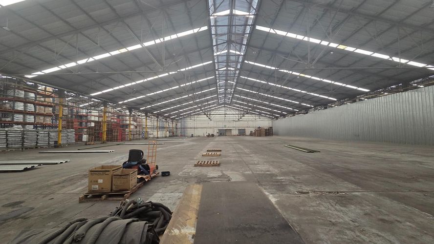 Bodega en arriendo en Salomia, Cali, 4200 m² · foto 8 de 24