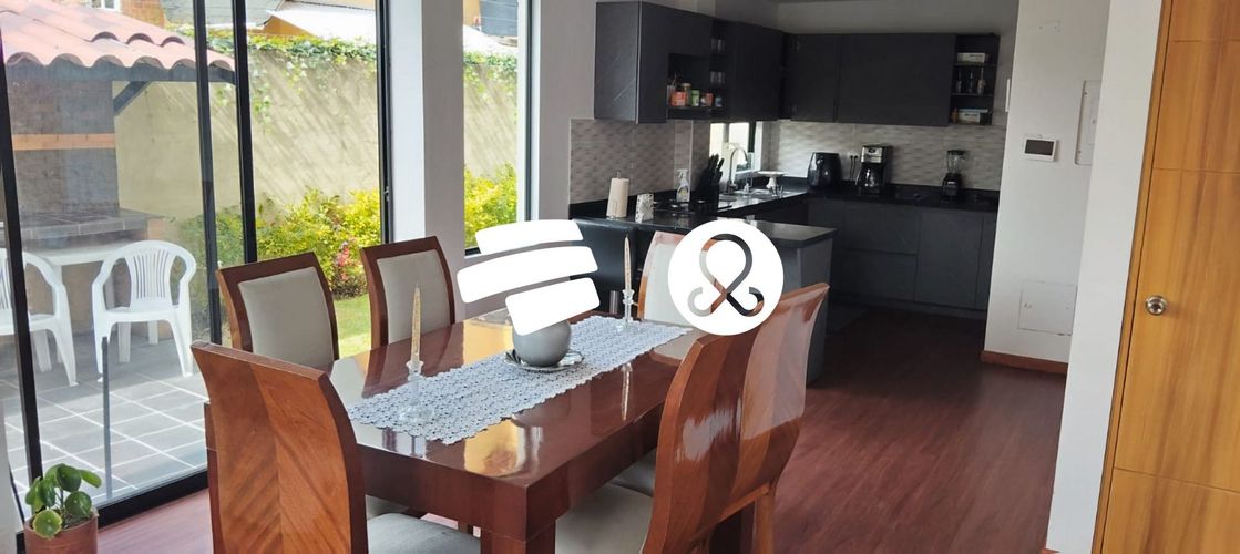 Casa de 3 alcobas en venta en Chuntame, Cajicá, 300 m² · foto 2 de 14