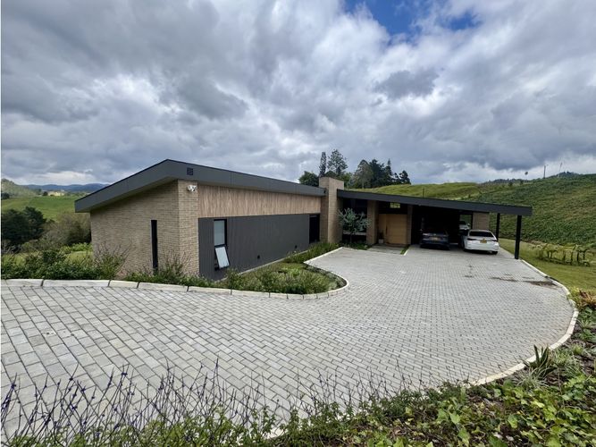 Casa de 3 alcobas en venta en Pantanillo, El Retiro, 333 m² · foto 2 de 20